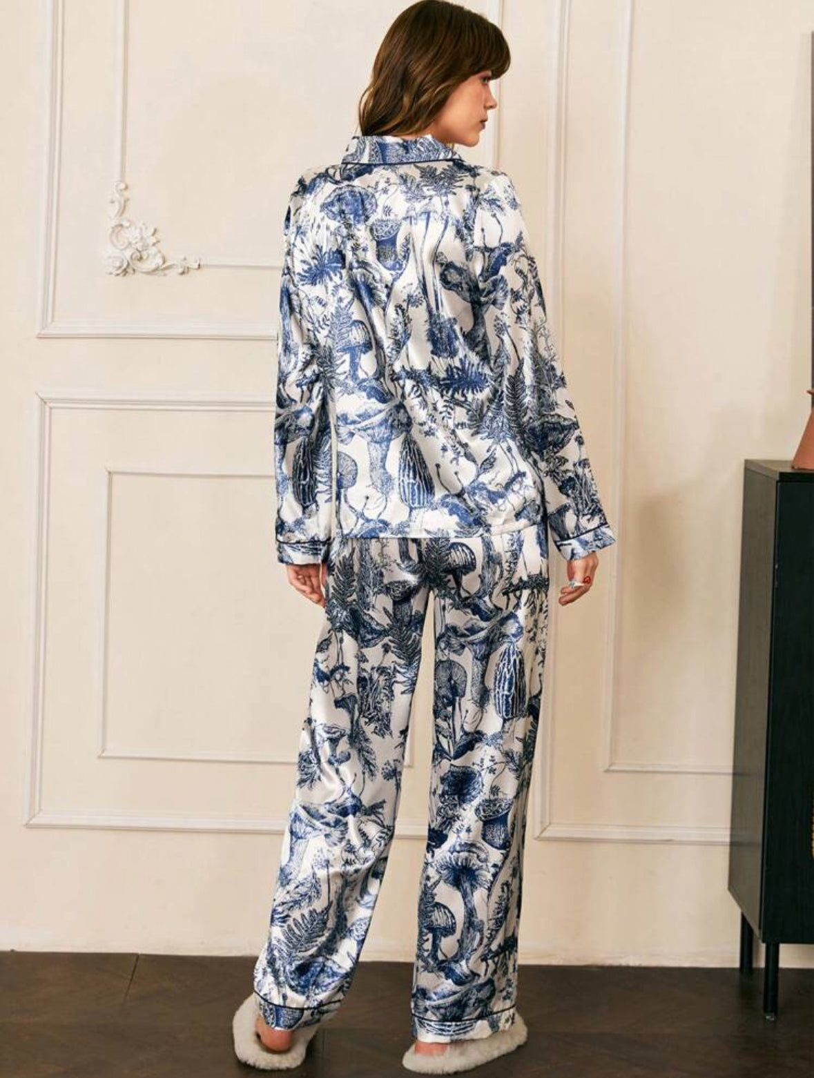 Chillnights women’s Elegant Satin Printed Long Sleeve Top & Pajama Set.